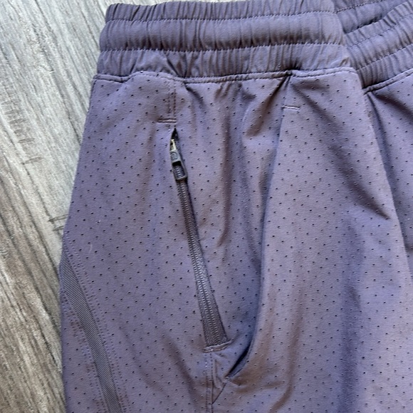 Lululemon Pace Makers 9” men’s lined shorts in graphite purple size small S - Picture 5 of 9